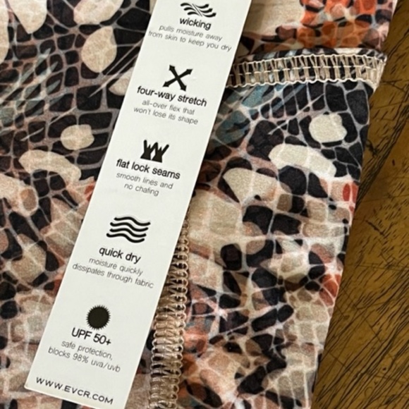 Women's Evolution & Creation "EVCR" Cropped Mosaic Capri Leggings M - Picture 6 of 15